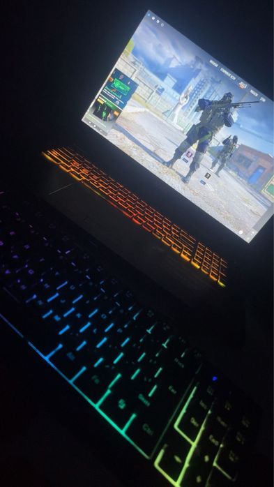 vand sau schimb laptop de gaming
