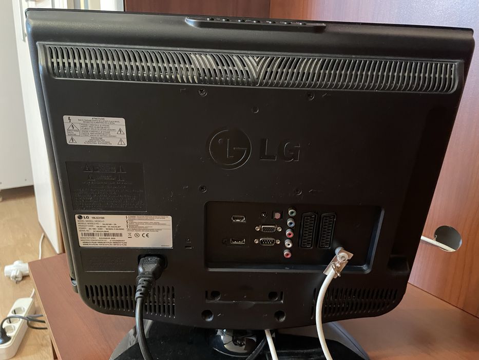 Televizor cu diagonala 48 inci  LG.