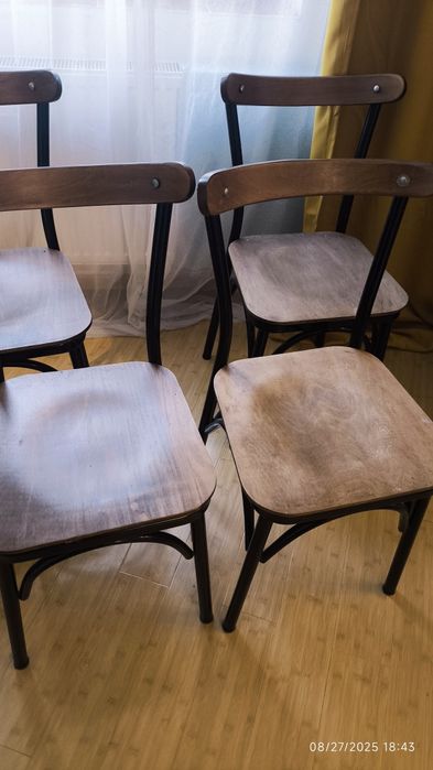 Vând Set Scaune lemn nuc și metal