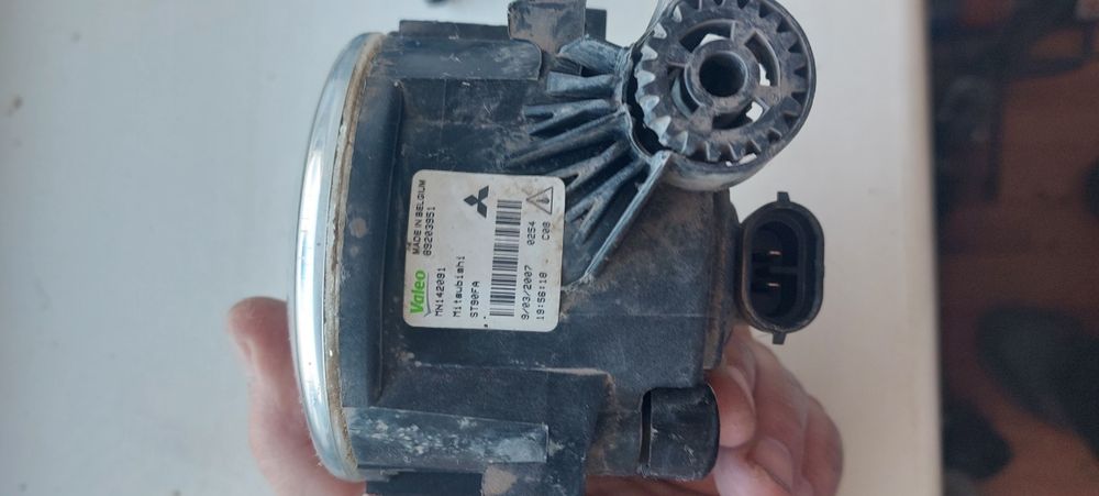 Противотуманные фары mitsubishi pajero