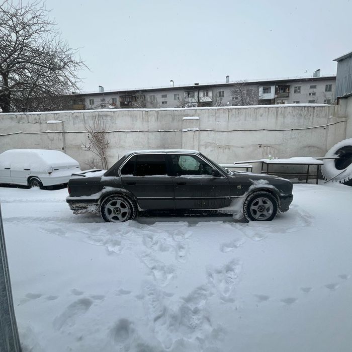 Прадам бмв е30 м40 харошем састаянии