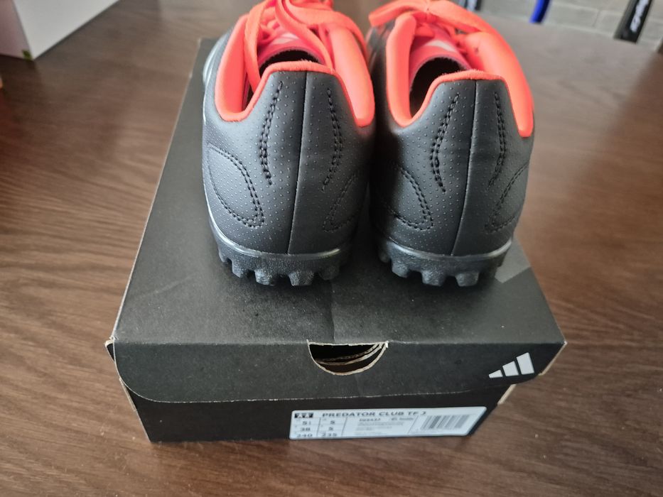 Маратонки за футбол Adidas