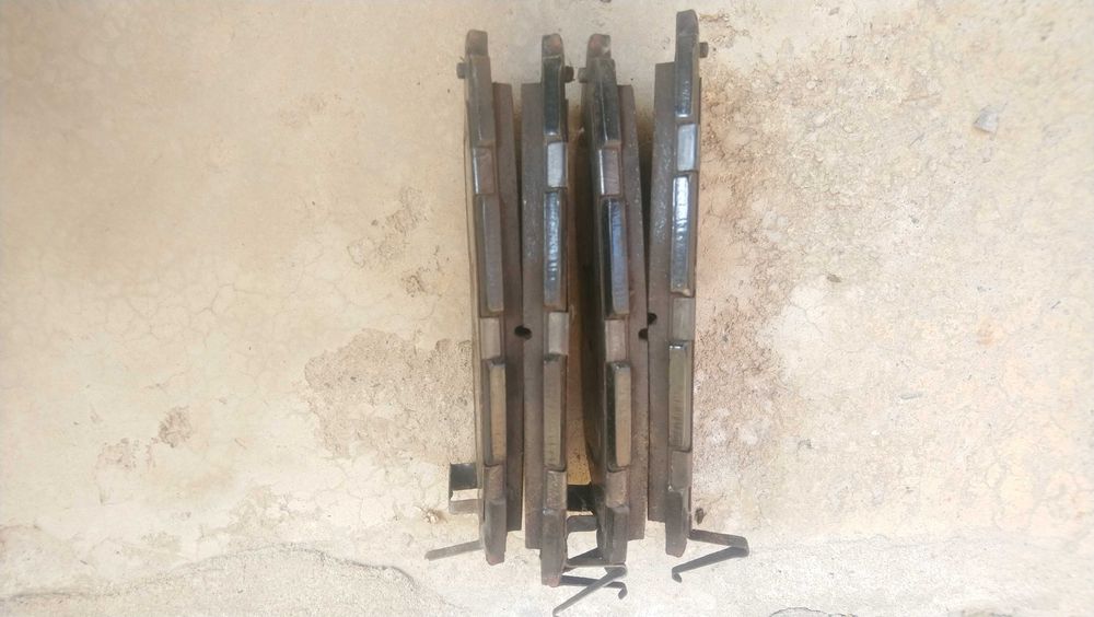 Передние тормозные колодки