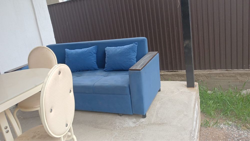 Диван продам срочна