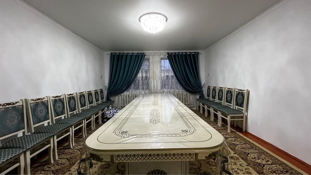 Стол и стулья продам