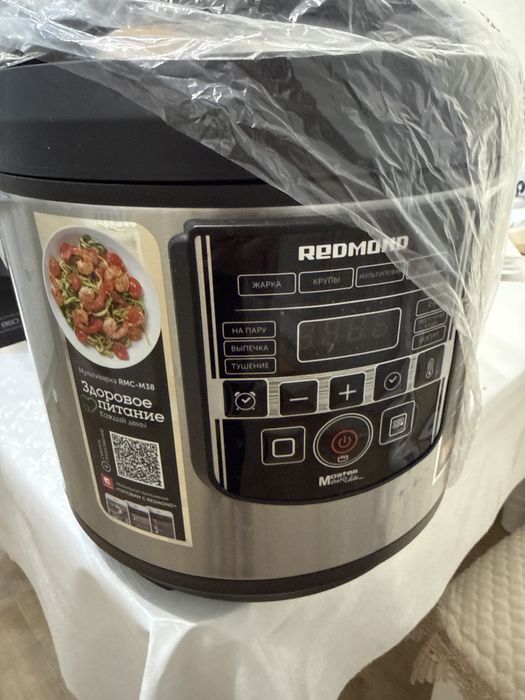 Мультиварка Redmond RMC-M38