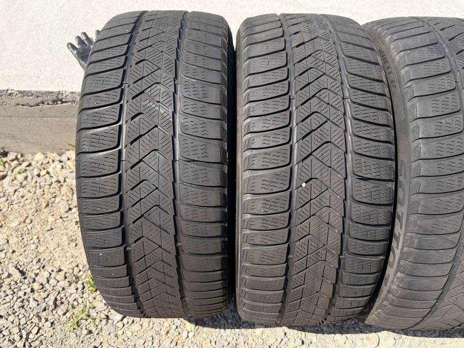 Всесезонни/зимни гуми 235/45/18 ДОТ:24 PIRELLI