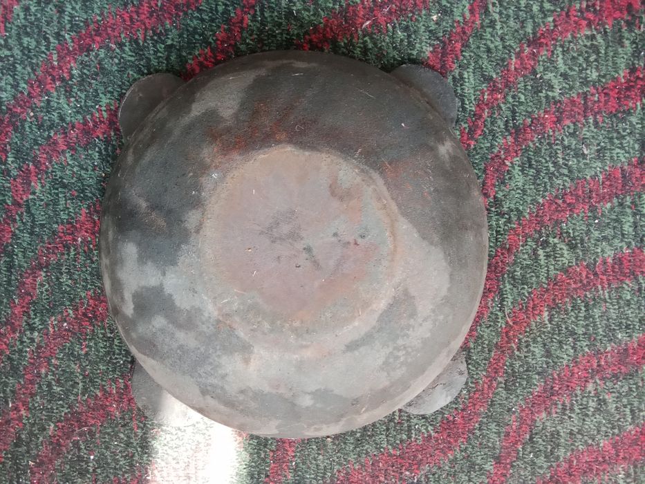 Казан Советский чугунный почти новый.