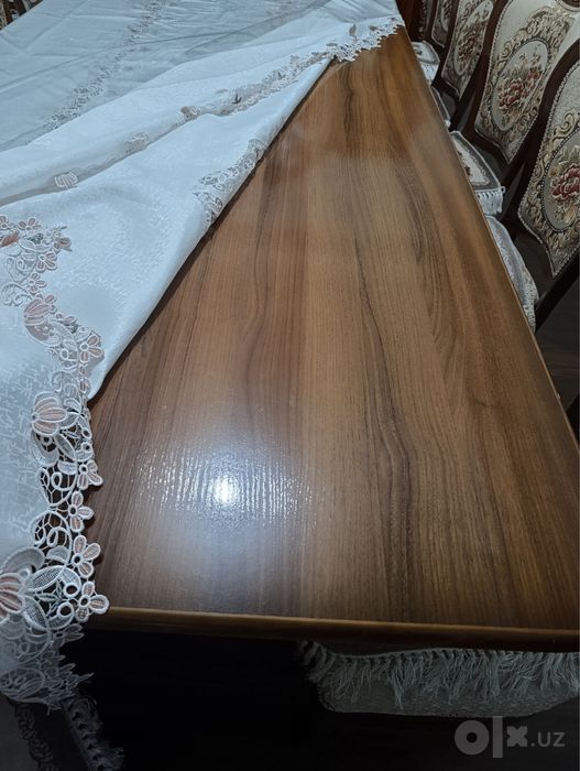 Стол стулллл.