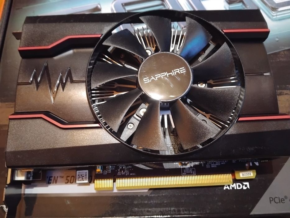 Видеокарта SAPHIRE RADEON RX 550 4G и Дънна платка ASRock A320M-HDV