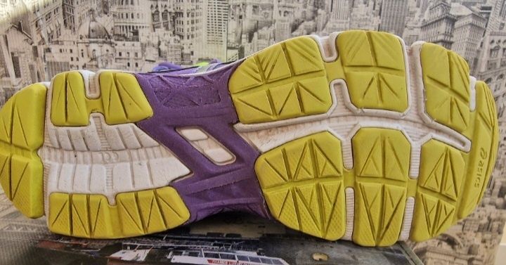 Asics Gel GT 1000 дамски лилави маратонки  39 номер