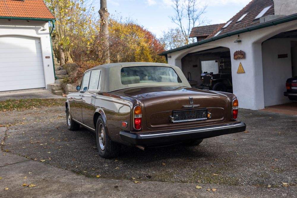 Inchiriez Rolls Royce clasic, retro, epoca, aer conditionat