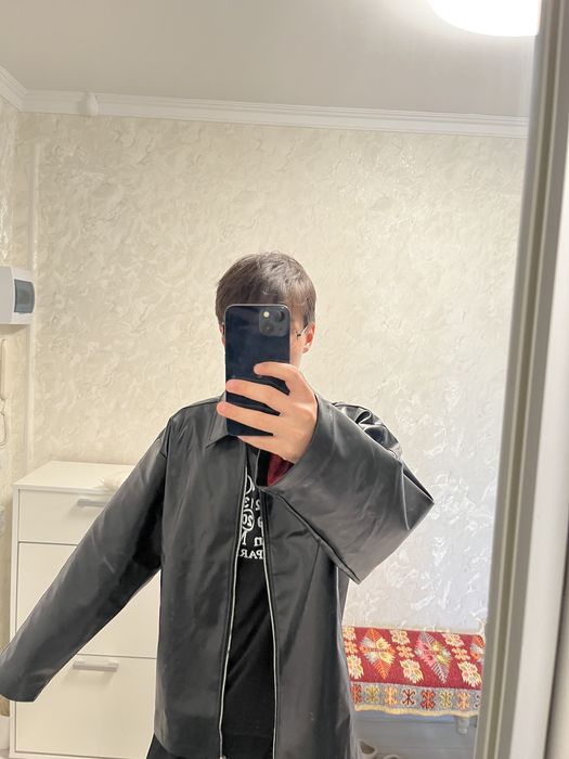 Кожанная куртка размер XL