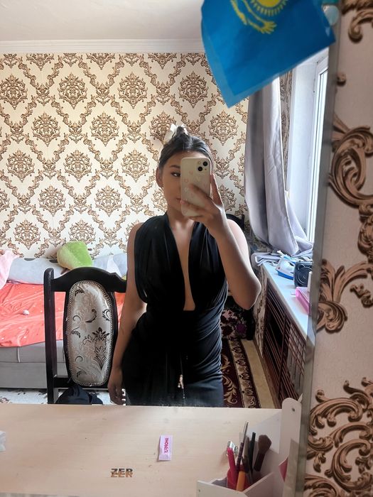 Платле черное вечернее