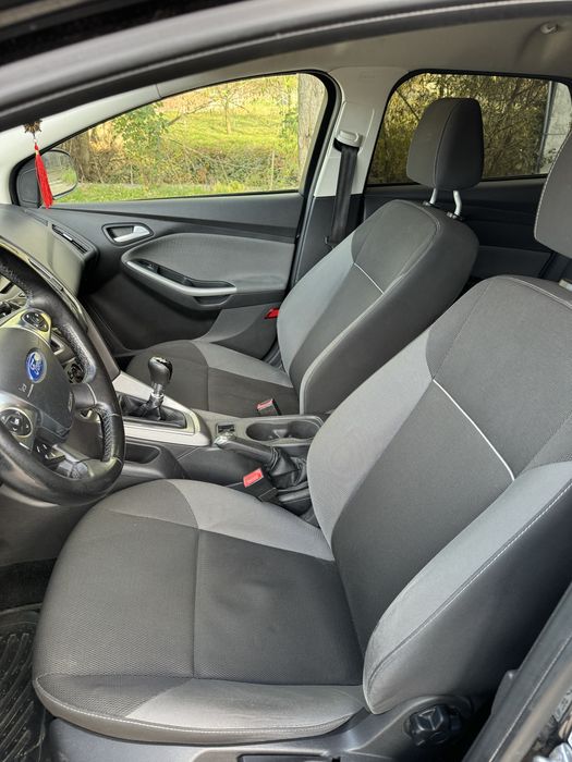 Vând Ford Focus 2013