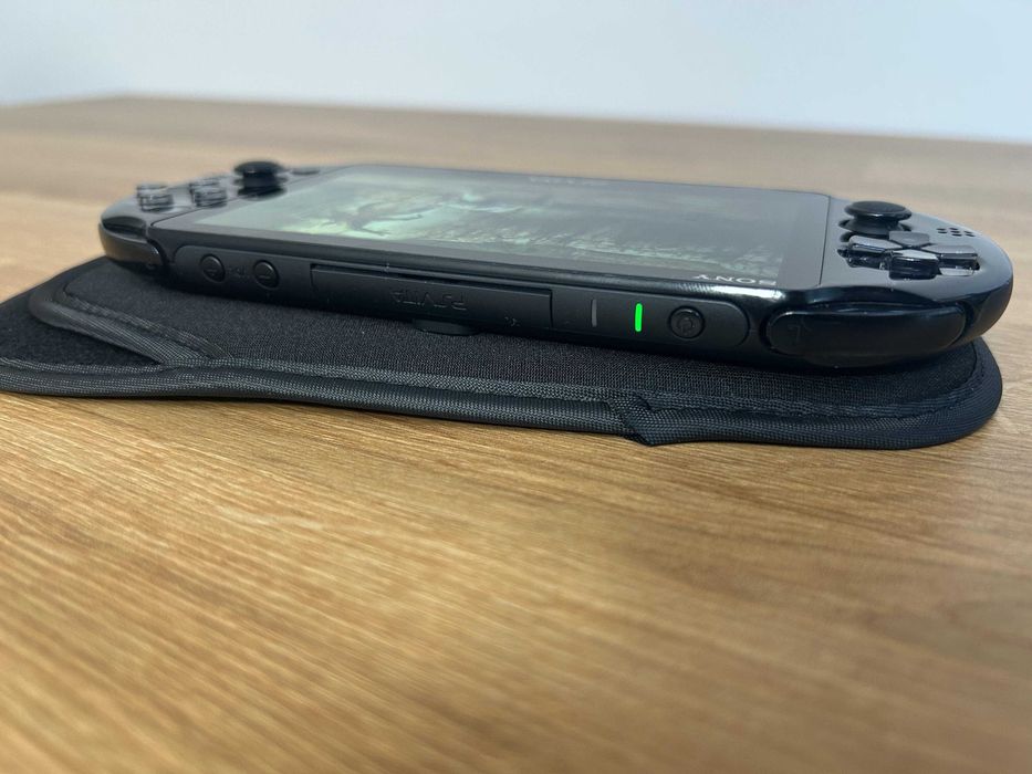 PS Vita Slim neagra modată — 128GB, garantie 12 luni | Japonia