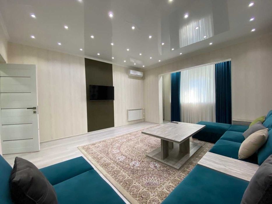 аренда 3-х комн ориентир  гостиница Россия