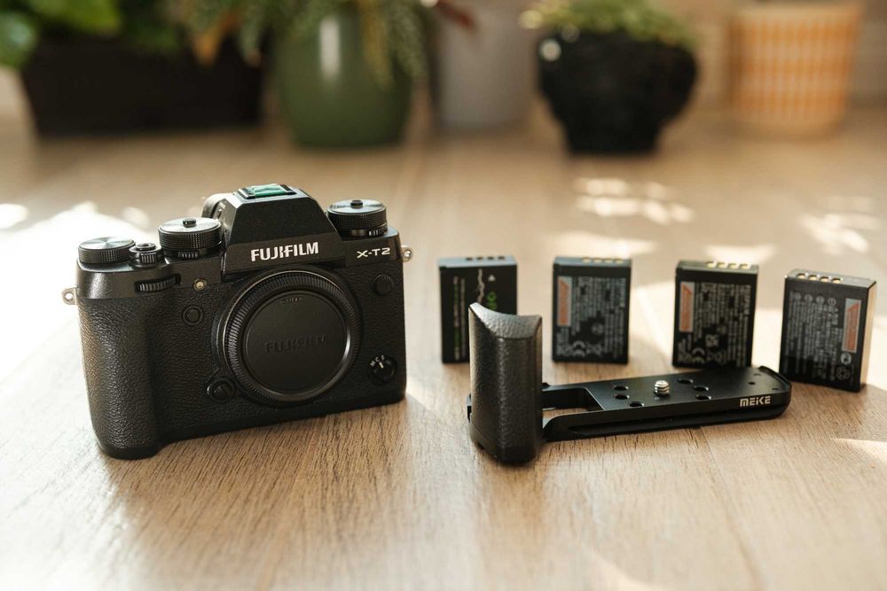 Fujfilm X-T2 plus grip si 4 acumulatori extra