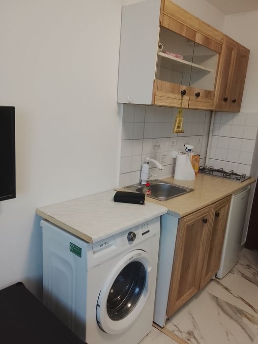 Închiriez camera de camin