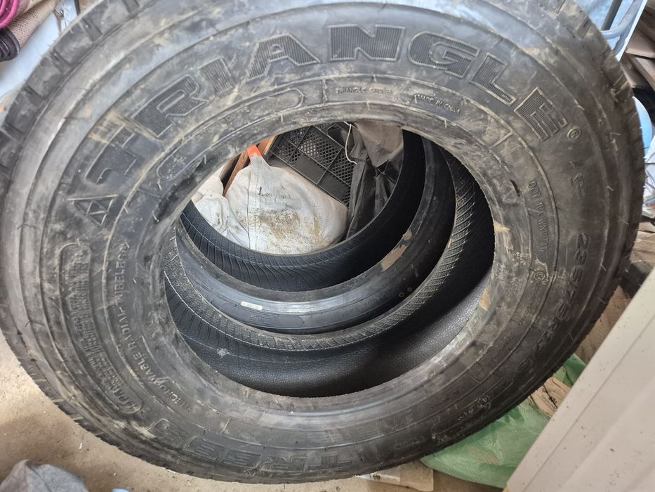 Пакришка 235/75R17.5.  TRIANGLE