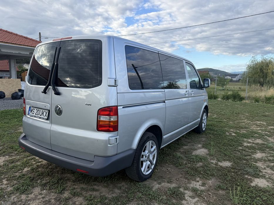 Volkswagen T5 8+1 locuri 1,9 TDI 105 CP