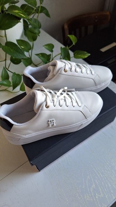 Tommy Hilfiger Monogram Platform Court Sneaker