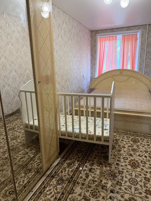 Продам спальный гарнитур