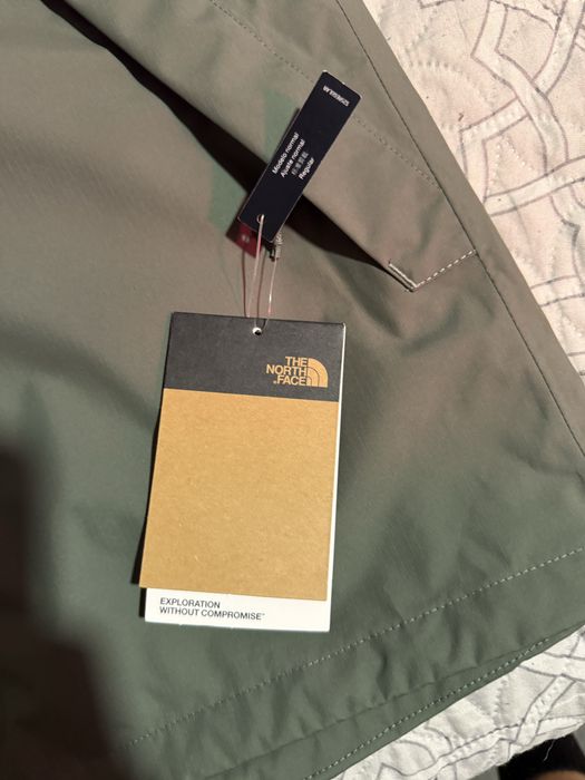 Продавам яке на the north face