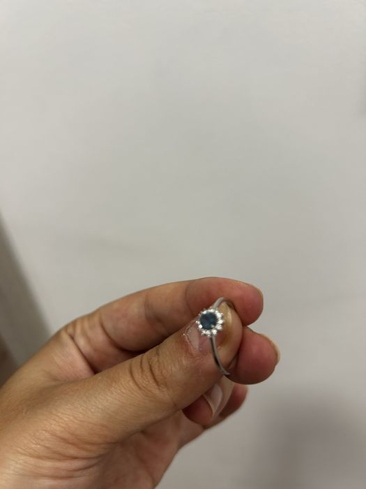 Inel din aur alb cu topaz blue london de 0.1 ct si diamante de 0.1 ct