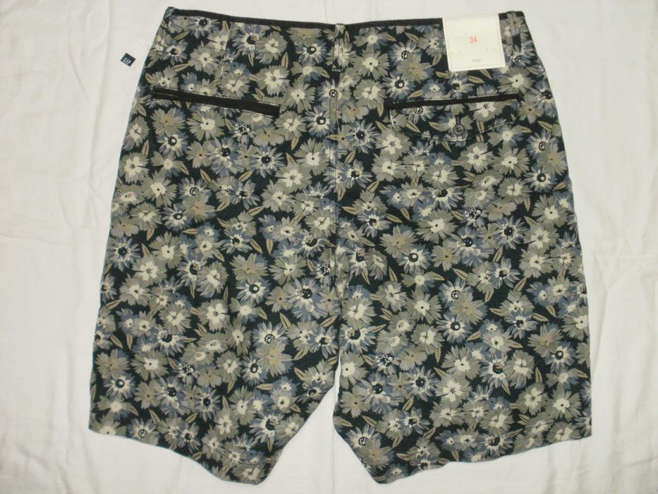 GAP, MADE BY MONKEYS нови къси панталони L/XL