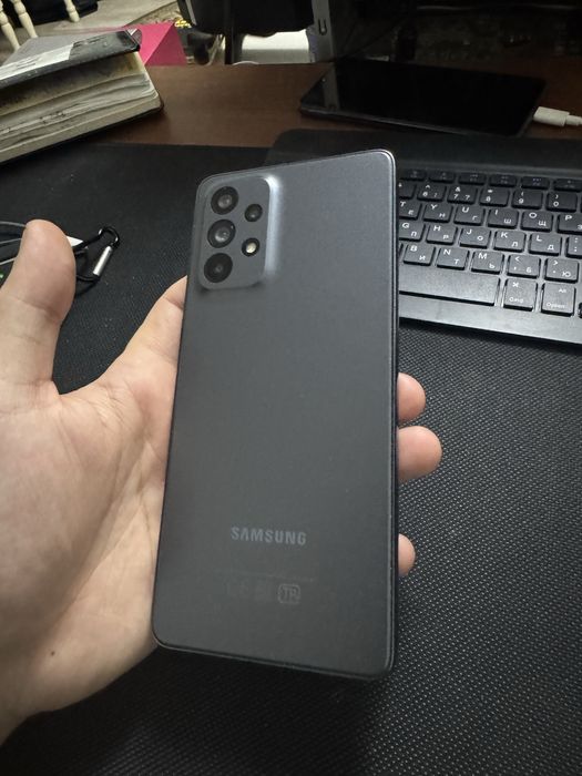 Samsung A 73 (128гб) в отличном состоянии