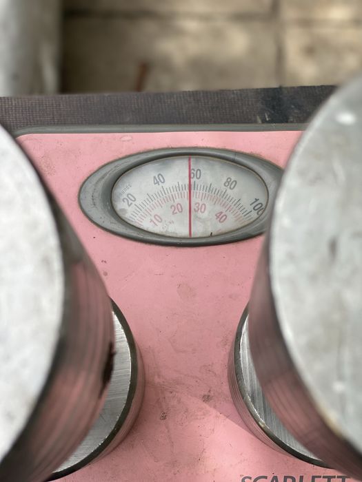 Гантели не разборные 2 штуки.