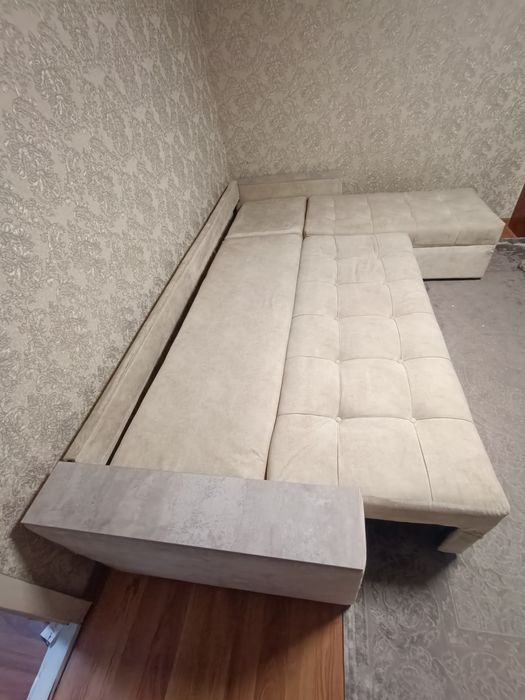 Диван угловой.     .