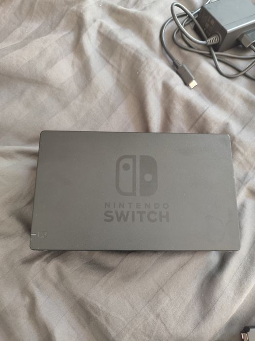 Nintendo switch 1 с калъф и игри