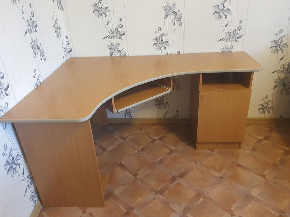 Продам офисный стол