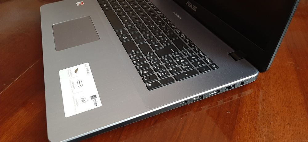 Laptop ASUS VivoBook 17