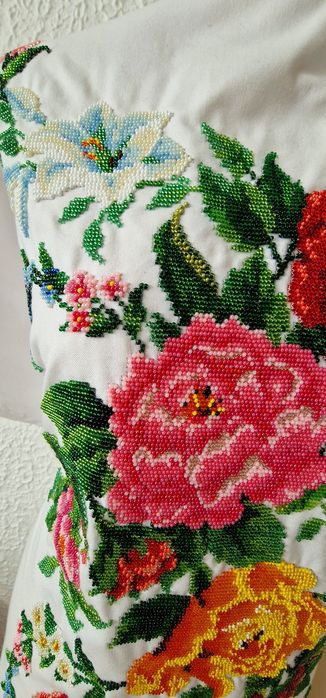 Rochie cusută cu mărgele