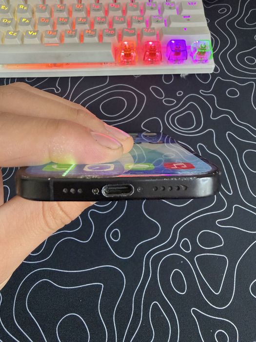 Продам iPhone 16 б/у