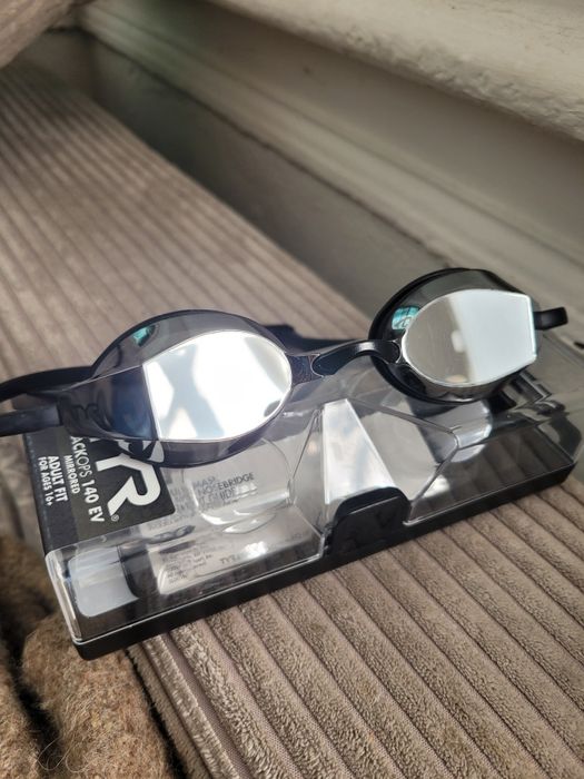 Очила за плуване tyr