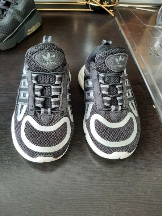 Маратонки на adidas 24 номер 35лв.