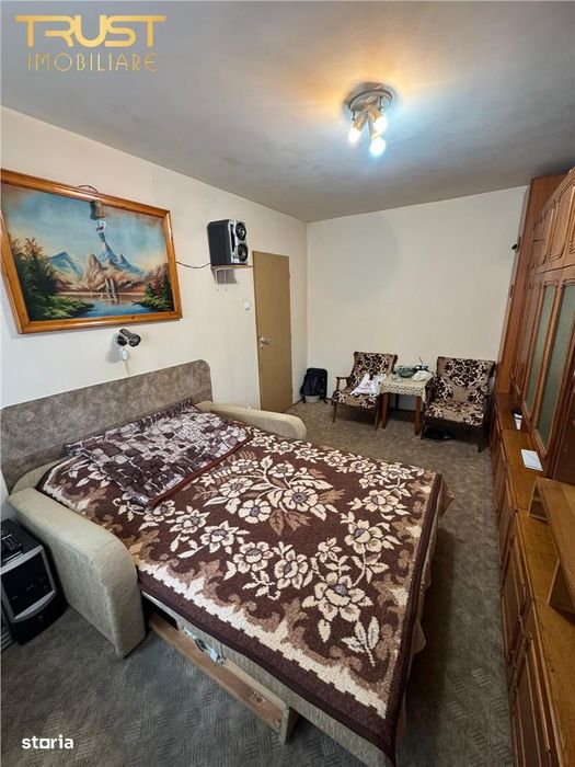 3 Camere I 66 MP I Boxa 25 MP I Manastur