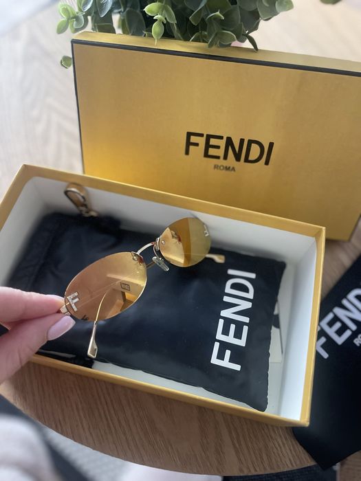 Слънчеви очила Fendi