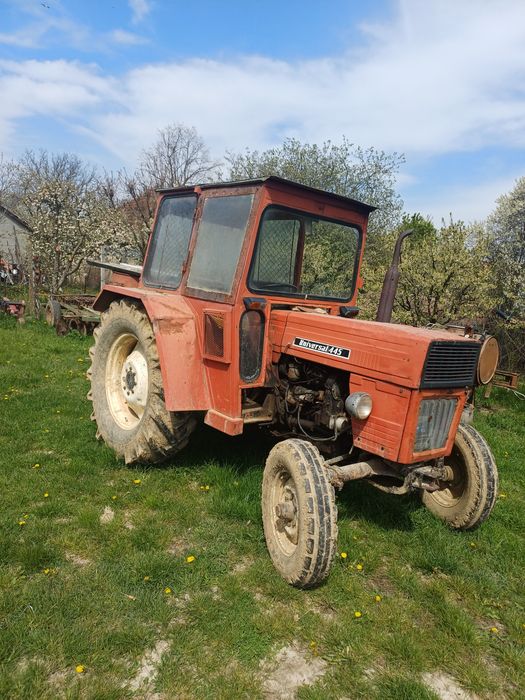 Tractor Universal 445