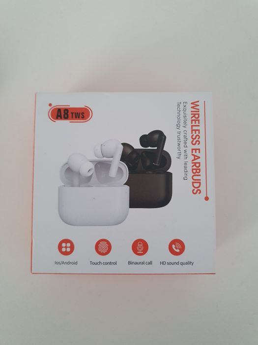 De vânzare căşti noi nouţe