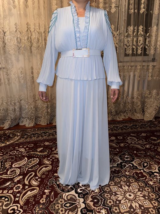 Платье голубое длинное