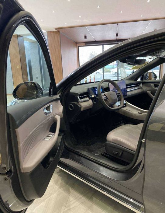 Roewe M7 narxiga arziydigan moshina 15 yil garantiya bn