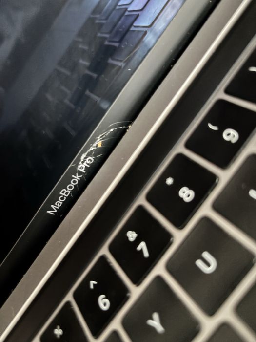 MacBook Pro 13" (Mid 2019) – Touch Bar / iCloud Clean