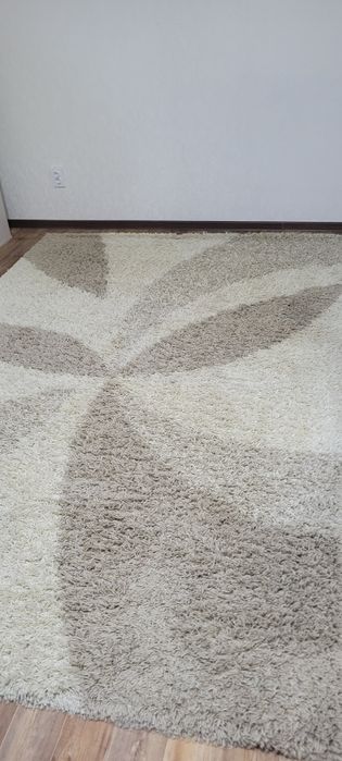 Продам ковёр в хорошем состоянии