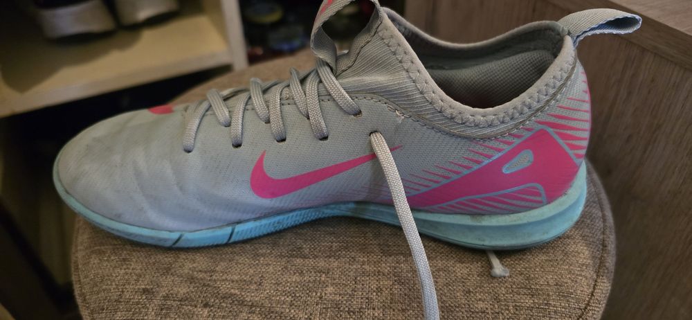 JR ZOOM MRCURIAL VAPOR 16 ACADEMY TF
Ghete de fotbal copii
