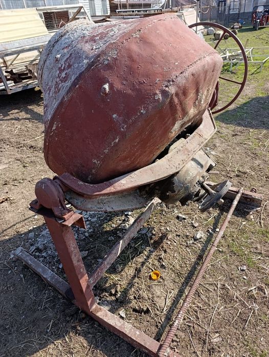 Продам бетономешалку